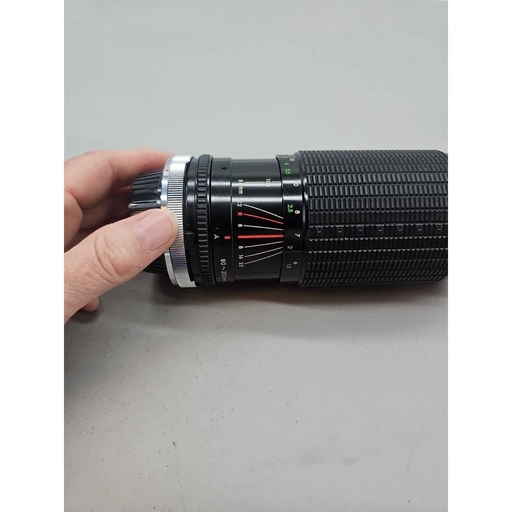 Sigma High-Speed Zoom 1:3.5-4 f=80-200mm Wirh‎ Case